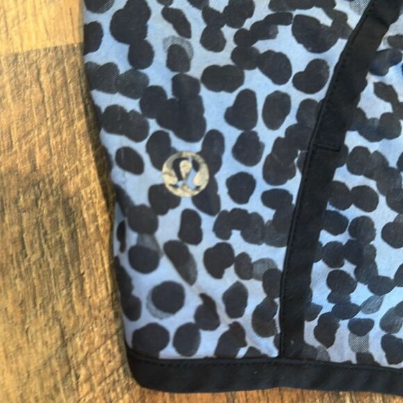 Women's Black and Gray Leopard Print Shorts 12 (3975) - Picture 3 of 4